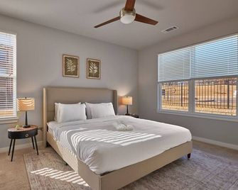 Comfy 2bd Abode Mins from Dt Clayton Pool Gym - Clayton