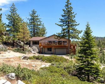 Tudor Lodge home - Stateline - Building