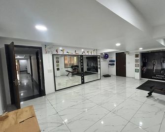 Cozy Flat in an Apartment with Fitness Room and Recreational Area - Pāli - Lobby