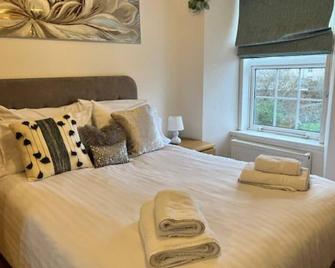 Harbour View Irvine - Irvine - Bedroom