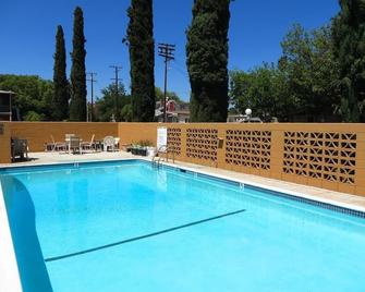 American Inn Ontario - Ontario - Pool