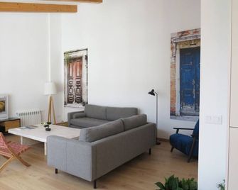 Apartamentos Armanya 3 - Lugo - Living room