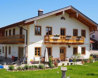 Nice apartment 65sqm new building Waging am See / Chiemgau with WiFi - Waging am See - Gebäude