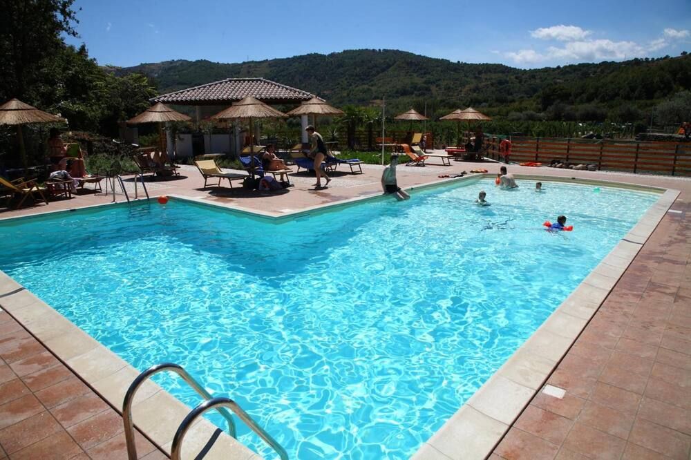 Tenuta Antica Cavalleria - Castiglione di Sicilia - Zwembad