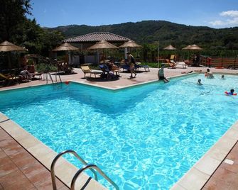 Tenuta Antica Cavalleria - Castiglione di Sicilia - Zwembad