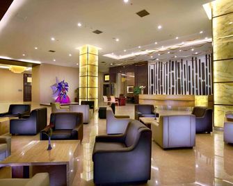 Aston Jember Hotel & Conference Center - Jember - Lounge