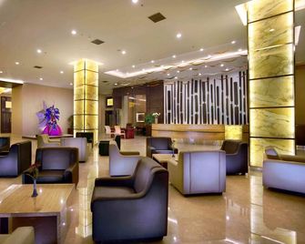 Aston Jember Hotel & Conference Center - Jember - Lounge