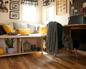 Dog friendly-The Mighty Pine Cabin with Sauna - Richland Center