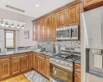 Brand New 2 Bed, 2 Full Bath Apt in Queens, NY - Queens - Küche