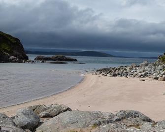 Lodge 4 - No Pets - Aultbea Lodges - Woodland and Sea Views of Loch Ewe - Achnasheen - Beach