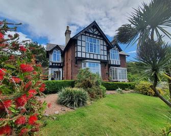 Bedford House Holiday Apartments - Torquay - Building