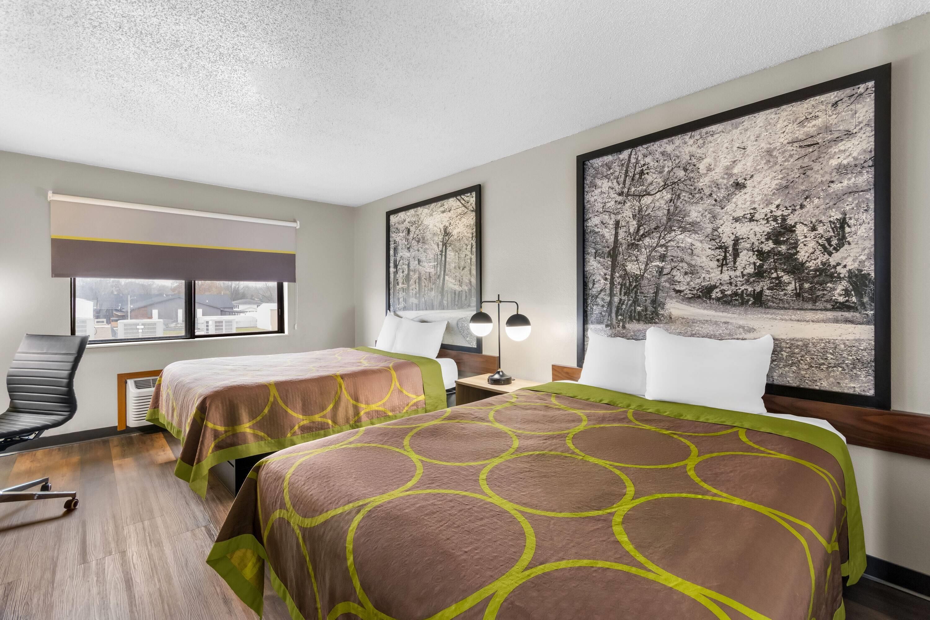 سوبر 8 باي ويندام إيفانسفيل إيست