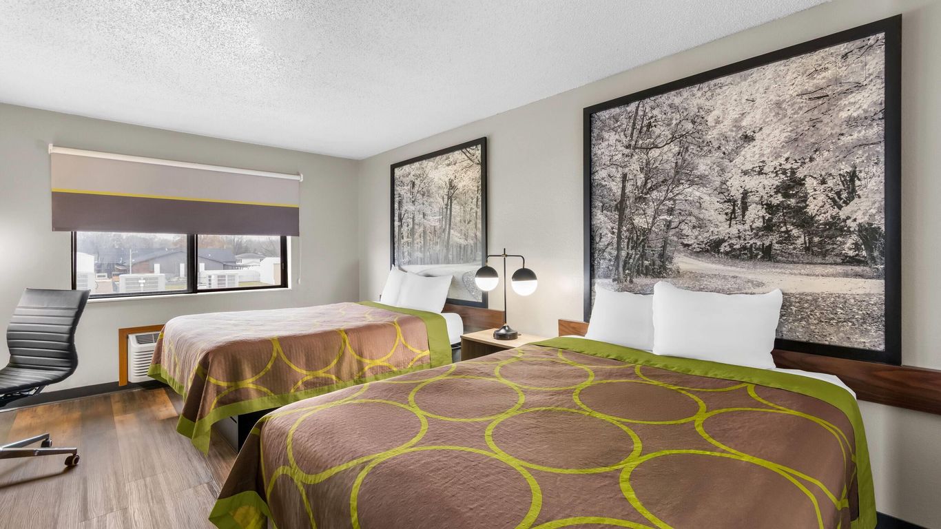 سوبر 8 باي ويندام إيفانسفيل إيست