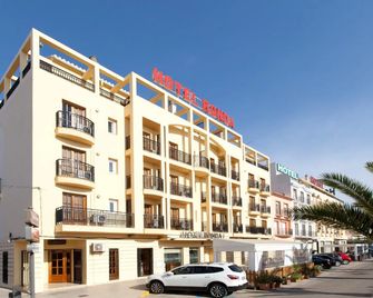 Hotel Olympia Ronda I - El Puig de Santa Maria - Gebäude