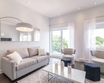 Parc Avenue Residences Mile End - Montreal - Living room