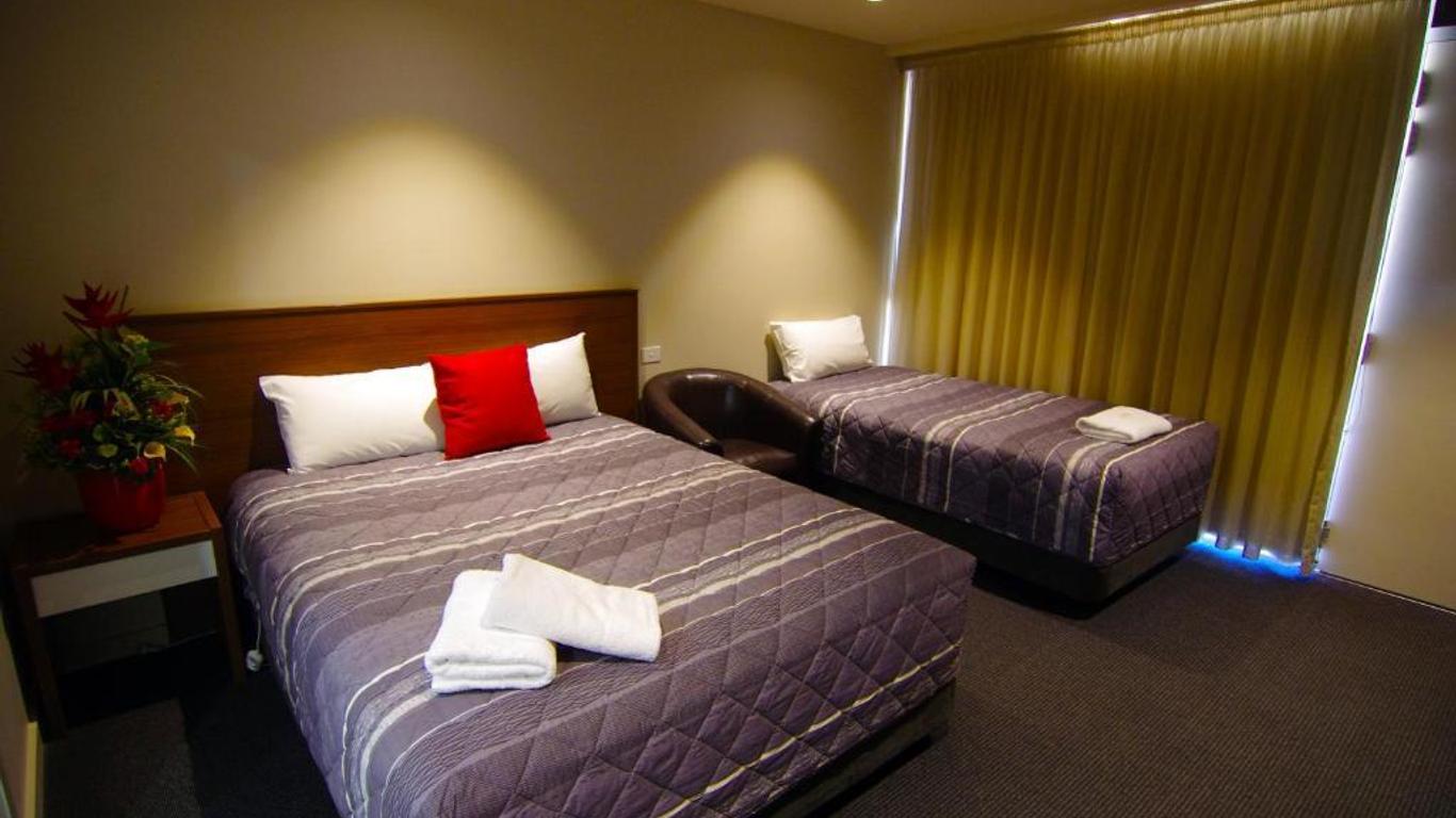 جاين إليزا موتور إن