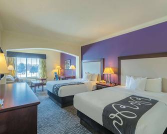 La Quinta Inn & Suites by Wyndham Loveland/Estes Park - Loveland - Bedroom