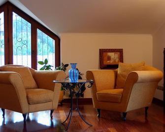 La Villa in Rosa b&b - Ferrazzano - Sala de estar