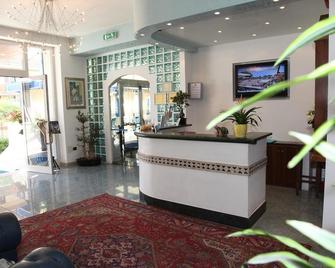 Hotel Bellevue - Bibione - Hành lang