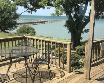Lake Erie Lakefront Home, North East, Pa - North East - Balcony