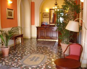 Hotel Excelsior - Cosenza - Front desk