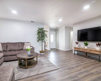 American River️ Happiness Fully Remodeled Home - Rancho Cordova - Stue