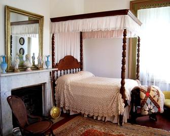 Glenfield Plantation Historic Antebellum Bed and Breakfast - Natchez - Bedroom
