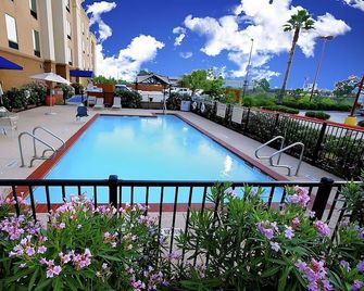 A Place You'll Surely Enjoy! 2 Convenient Units, Outdoor Pool, Free Breakfast! - Tomball - Piscina