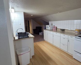 Cozy 1-bedroom apartment in fantastic Mount Pleasant with AC - Mount Pleasant - Küche
