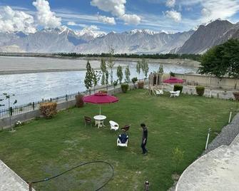 Hotel Blangsa Indus view - Skārdu - Building
