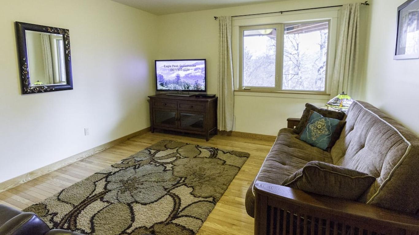Eagle Peak Guesthouse