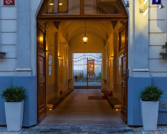 Unitas Hotel - Prague - Outdoors view