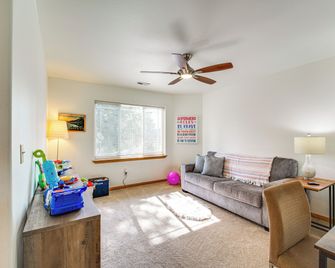 Pool & Hot Tub Access! Running Y Retreat w/ Deck - Klamath Falls