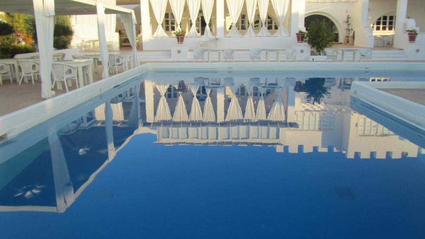 Porto Scoutari Romantic Hotel
