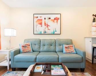 Wallace Meadows Farm Guest House. New, Modern And Comfortable. 2 Br/2 Ba - Trenton - Sala de estar