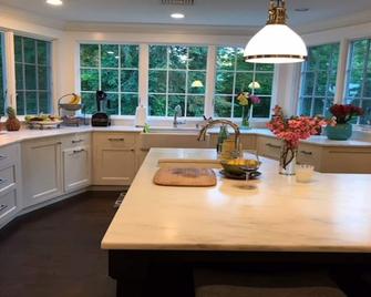 The Best of Both Worlds: For nature lovers but close to New York City - Chappaqua - Dining room