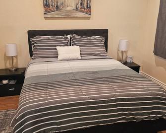 Better than a Hotel - Midland - Bedroom
