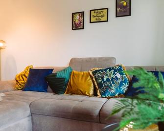 Dschungel In Bali 72qm Ferienwohnung Im - Bad Lippspringe - Wohnzimmer