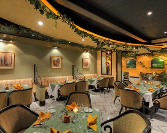 Radisson Hotel Kathmandu - קטמאנדו - מסעדה
