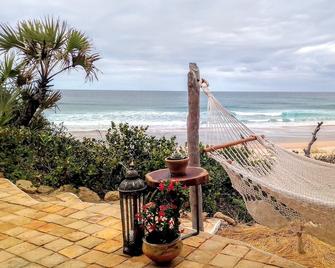 Pura Vida Tofo Beach Houses - Inhambane - Patio