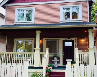 Entire Guest Studio Suite w/King-Bed | Bathtub | Parking - Vancouver - Edificio
