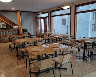 Hostal Sol i Sombra - El Port de la Selva - Ristorante