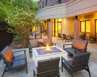 Courtyard by Marriott Hanover Lebanon - Lebanon - Innenhof