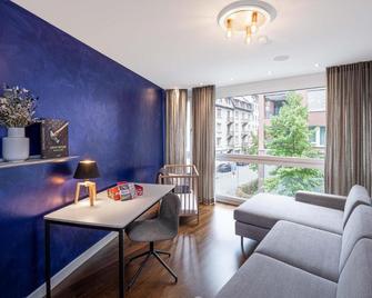 Zurich 250sqm High End Residence with AC & Parking - Zürich - Huiskamer