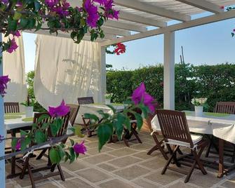 B&B Corte Regina Esther - Veglie - Patio