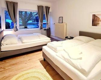 Apartment 1 Hamburg Winterhude - Hamburg - Schlafzimmer