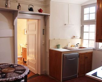 Furnished accomodation Logis des Gouverneurs in the heart of medieval city - Semur-en-Auxois - Küche