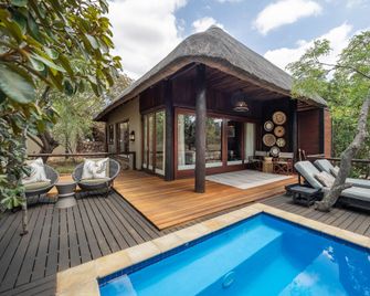 Ndlovu Safari Lodge - Vaalwater