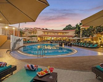 ويسبيرينج بالمز بيتش ريزورت - كاندوليم - حوض السباحة