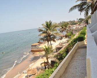 African Village Hotel - Bakau - Spiaggia